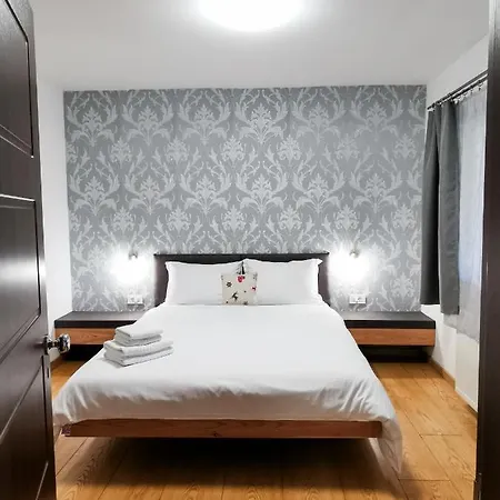 Cedar Crest Aparthotel