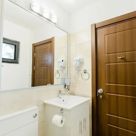 Cedar Crest Aparthotel